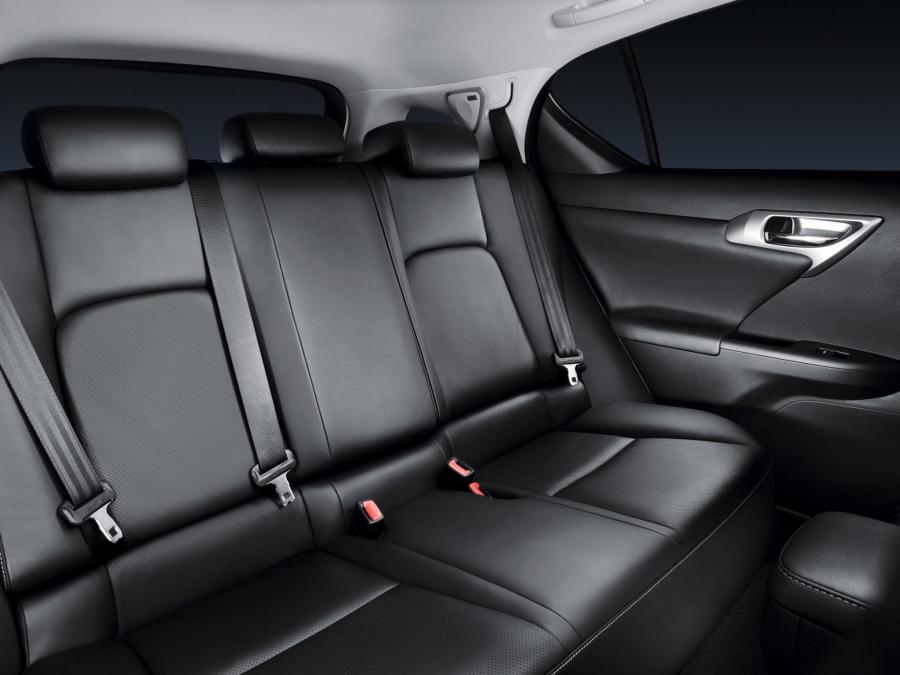  Lexus CT200h 2010 года  (фото 2 из 266)
